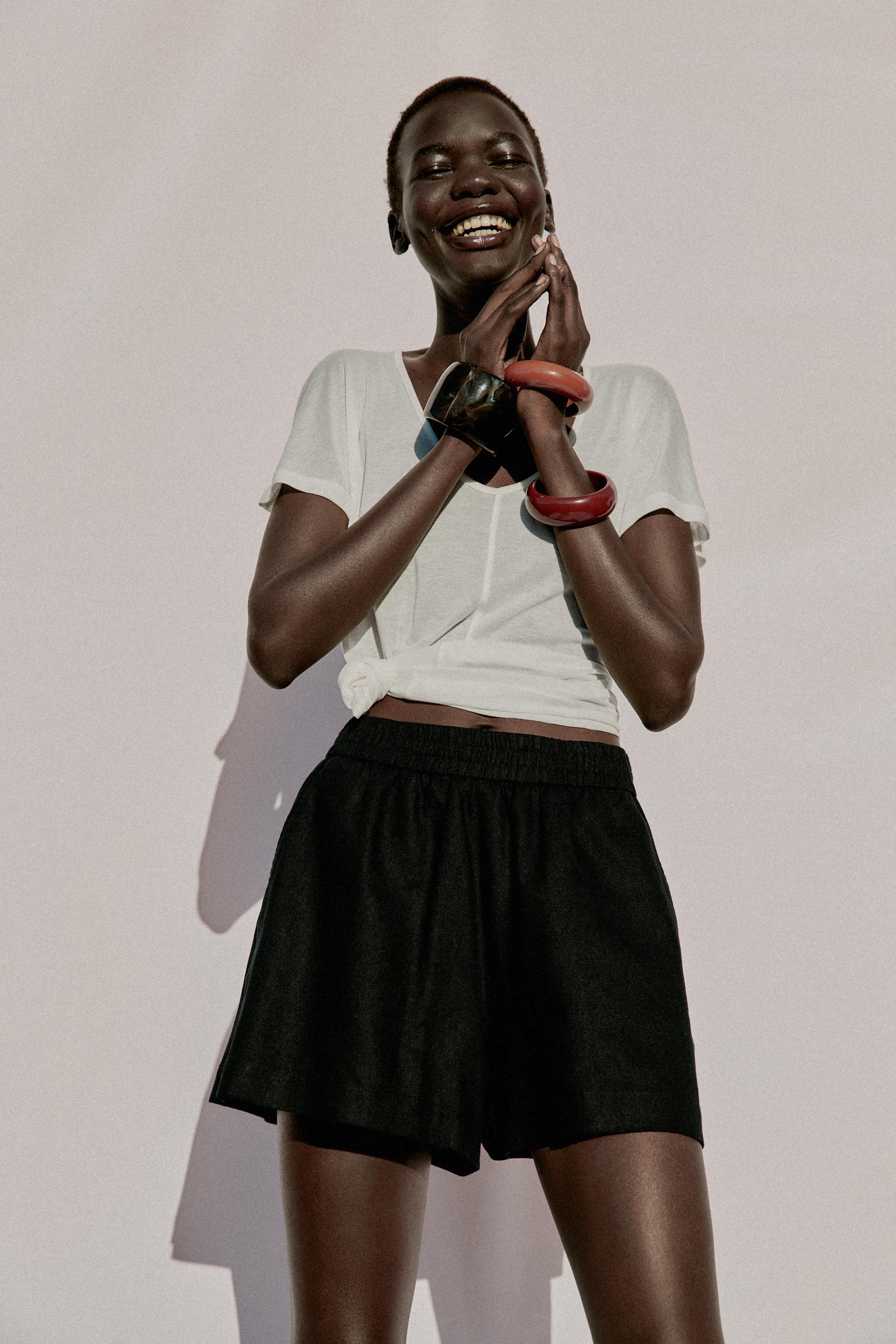 LINEN SHORTS WITH ELASTIC WAIST